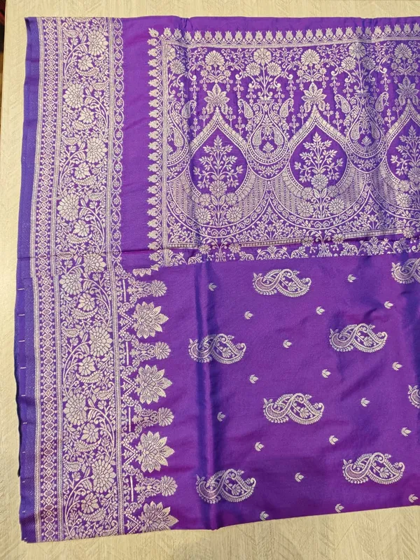 Purple_Banarasi_Satin_Silver_Zari_Woven_Saree_For_Women