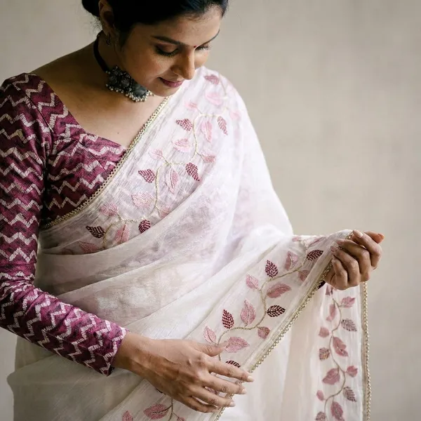 Ivory_White_Crush_Georgette_Leaf_Embroidered_Saree_For_Women