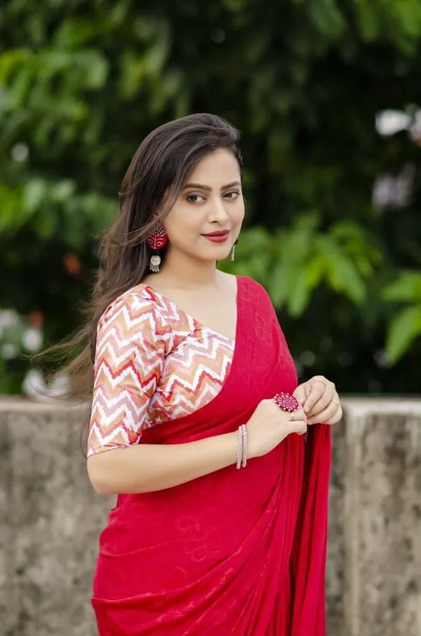 Red_Turkey_Silk_Woven_Butterfly_Saree_For_Women