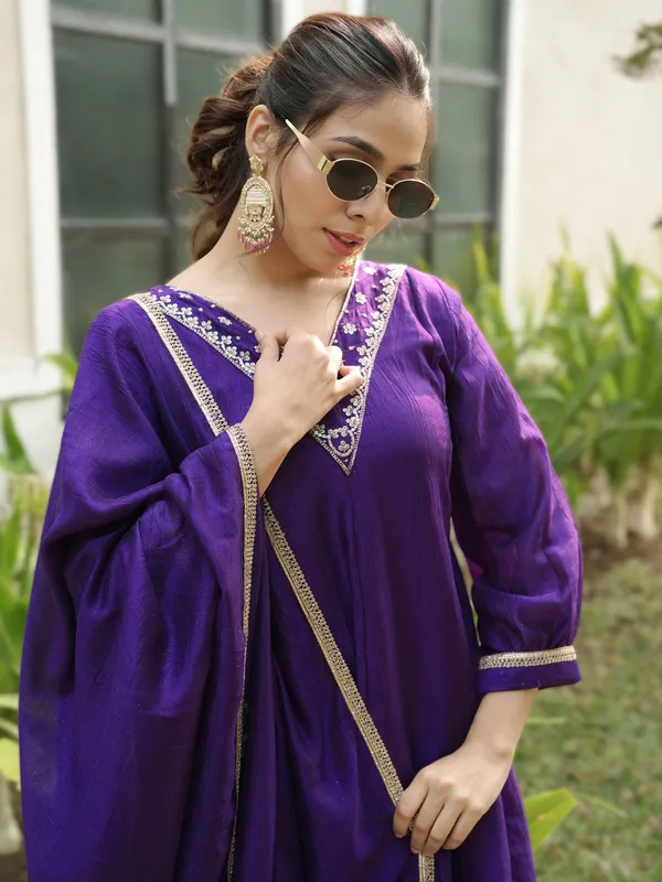 Riyvaa_Embroidered_Vichitra_Palazzo_Suit_Set_with_Dupatta