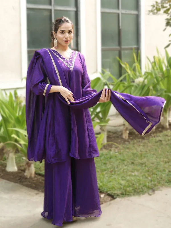 Riyvaa_Embroidered_Vichitra_Palazzo_Suit_Set_with_Dupatta