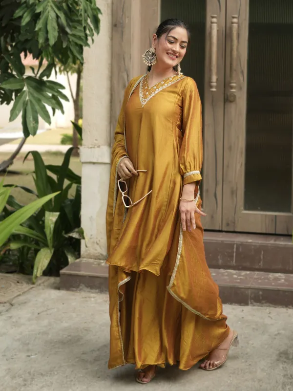 Riyvaa_Embroidered_Vichitra_Palazzo_Suit_Set_with_Dupatta