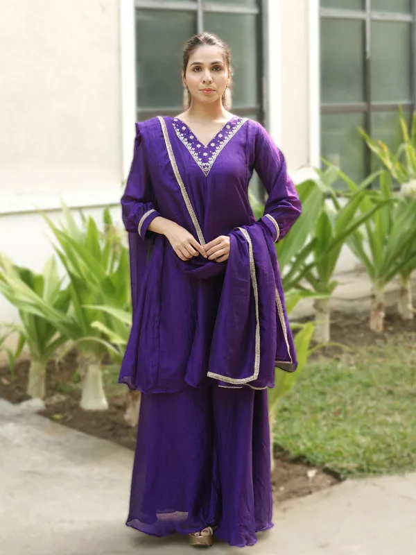 Riyvaa_Embroidered_Vichitra_Palazzo_Suit_Set_with_Dupatta