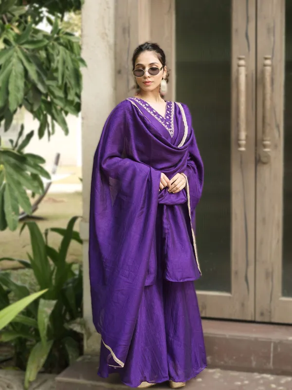 Riyvaa_Embroidered_Vichitra_Palazzo_Suit_Set_with_Dupatta