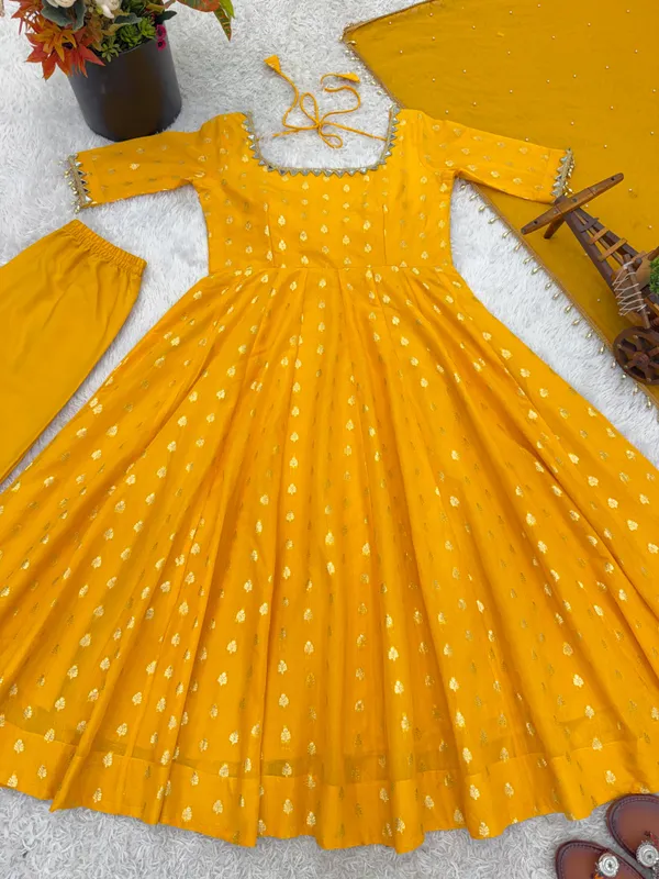 Riyvaa_Chanderi_Jacquard_Embroidered_Anarkali_Set_with_Dupatta
