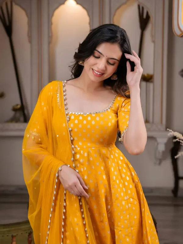 Riyvaa_Chanderi_Jacquard_Embroidered_Anarkali_Set_with_Dupatta