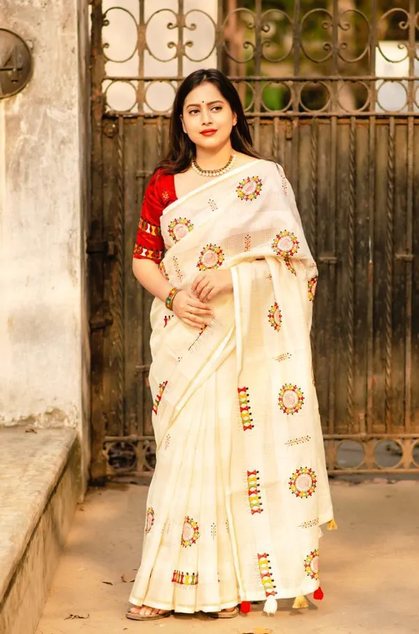 Cream_Kota_Chex_Warli_Embroidery_Zari_Weaving_Border_Saree_For_Women