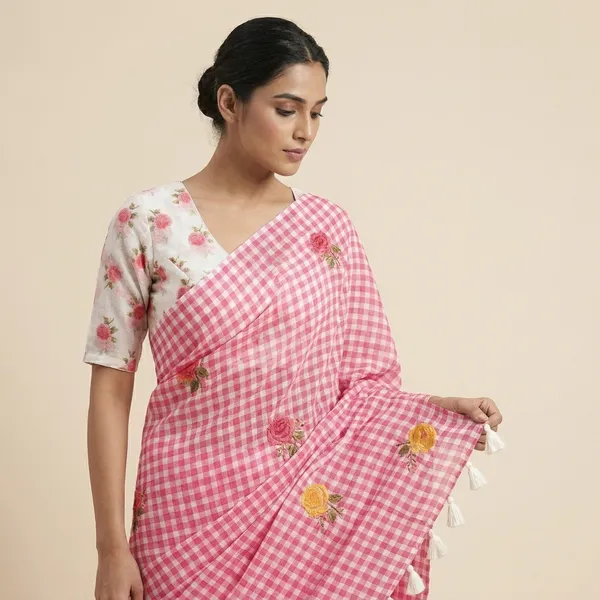 Red_White_Linen_Cotton_Digital_Print_Tassel_Pallu_Saree_For_Women