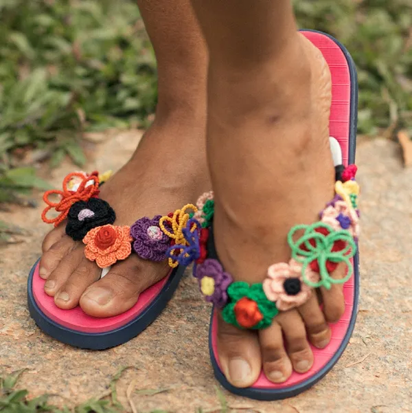 Pink_Synthetic_Crochet_Bead_Flower_Flip_Flops_For_Women