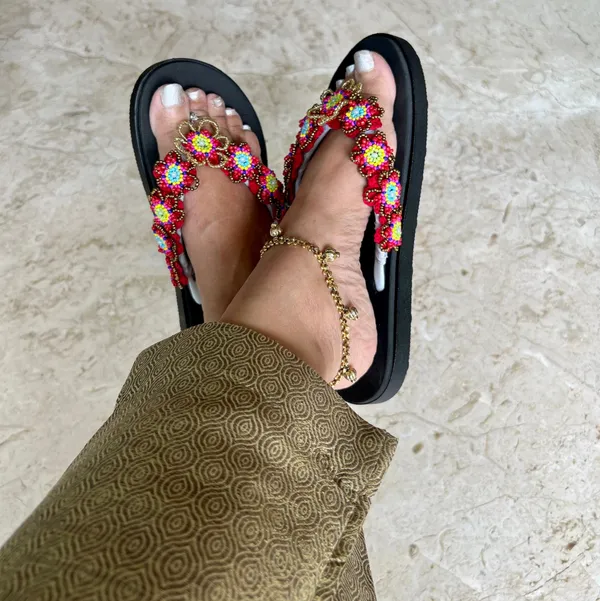 Black_Synthetic_Crochet_Bead_Flower_Flip_Flops_For_Women