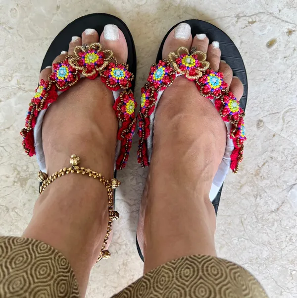 Black_Synthetic_Crochet_Bead_Flower_Flip_Flops_For_Women