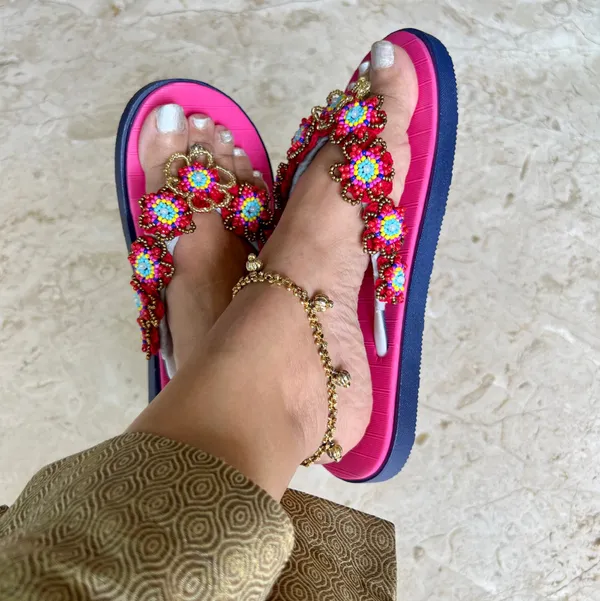 Pink_Synthetic_Crochet_Bead_Flower_Flip_Flops_For_Women