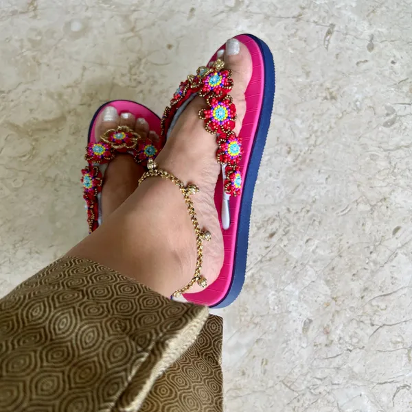 Pink_Synthetic_Crochet_Bead_Flower_Flip_Flops_For_Women