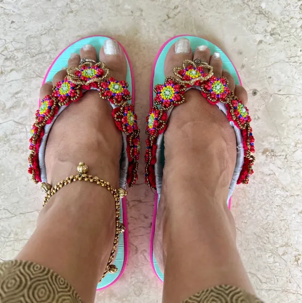 Blue_And_Pink_Synthetic_Crochet_Bead_Flower_Flip_Flops_For_Women