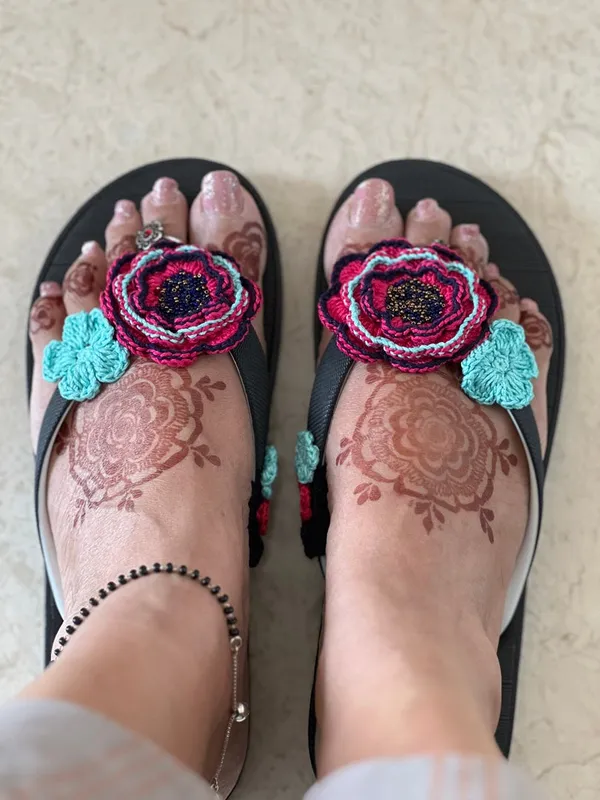 Black_Synthetic_Crochet_Flower_Flip_Flops_For_Women