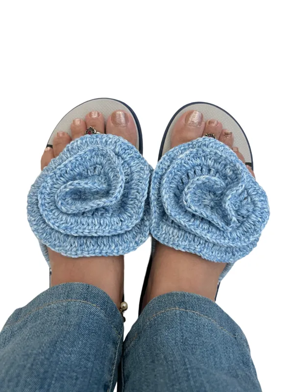 Grey_And_Blue_Synthetic_Crochet_Flower_Flip_Flops_For_Women