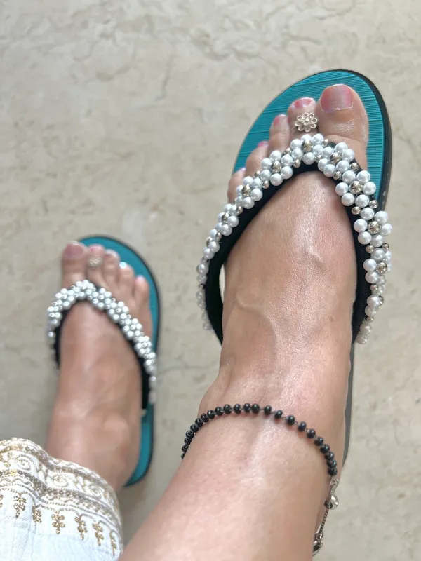Blue_Bead_Flip_Flops_for_Women