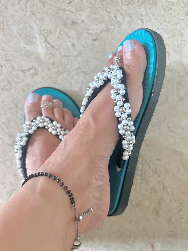 Blue_Bead_Flip_Flops_for_Women