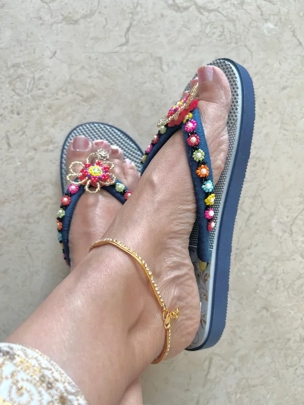 Daisy_-_Grey_Bead_Flip_Flops_For_Women