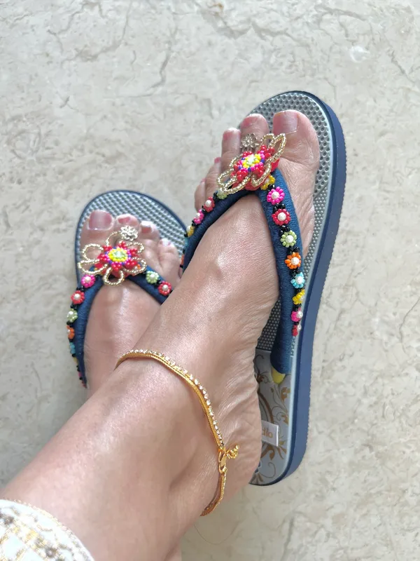 Daisy_-_Grey_Bead_Flip_Flops_For_Women