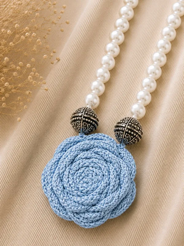 Rose_Necklace_-_Blue