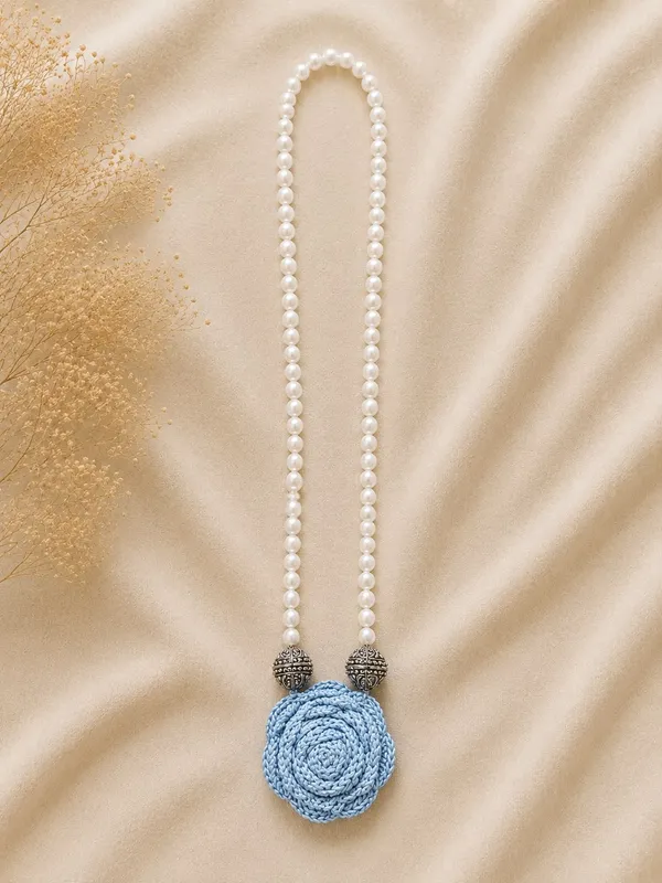 Rose_Necklace_-_Blue