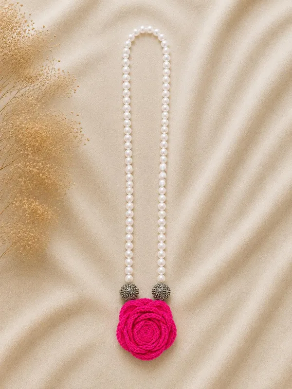 Rose_Necklace_-_Magenta