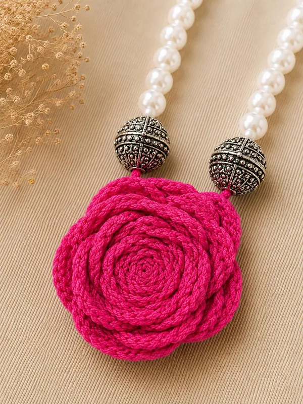 Rose_Necklace_-_Magenta