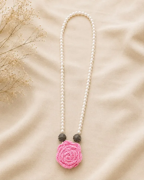 Rose_Necklace_-_Pink