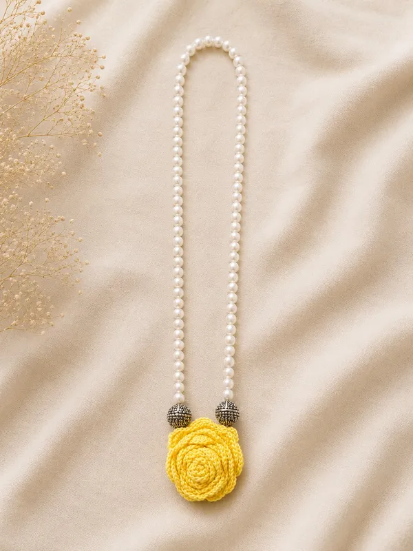 Rose_Necklace_-_Yellow