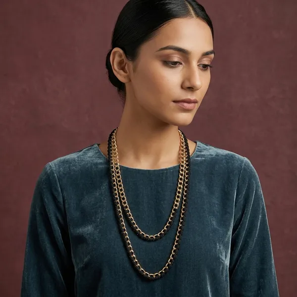 Black_And_Golden_Alloy_Chain_Necklace_For_Women