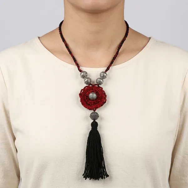 Black_And_Red_Crochet_Wool_Flower_Tassel_Choker_Necklace_For_Women