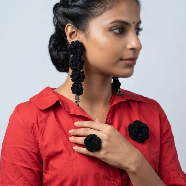 Black_Crochet_Wool_Flower_Earring_Ring_Brooch_Set_For_Women