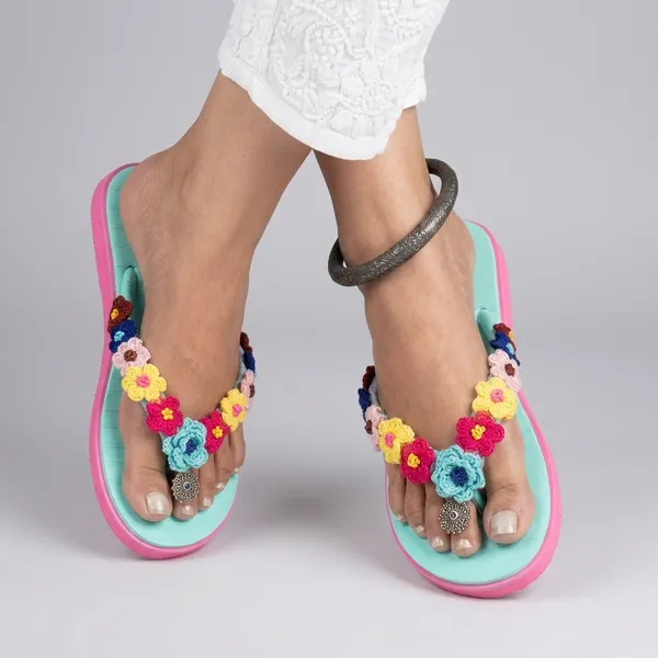 Aqua_Crochet_Flower_Saadgi_Flip_Flops_For_Women