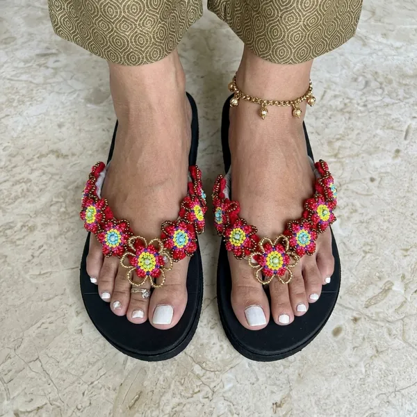 Black_Synthetic_Crochet_Bead_Flower_Flip_Flops_For_Women