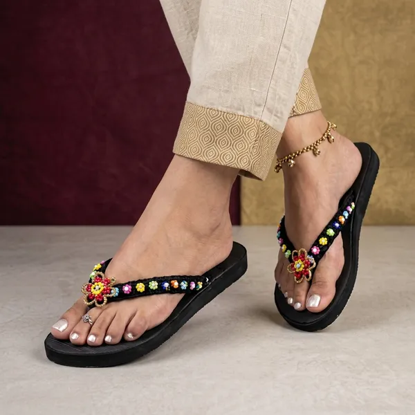 Black_Synthetic_Crochet_Bead_Daisy_Flower_Flip_Flops_For_Women