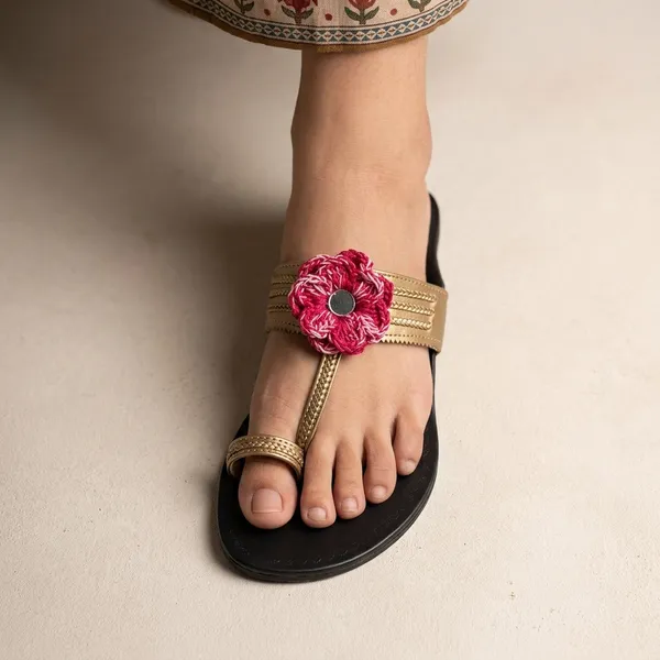 Antique_Gold_Synthetic_Crochet_Flower_Kolhapuri_Slippers_For_Women