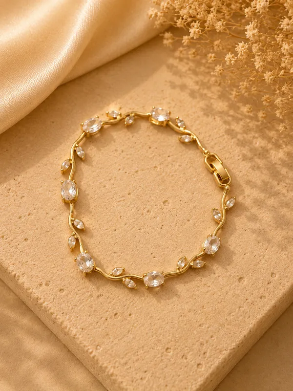 Luxe_Clover_Bracelet_18k_Gold_Plated
