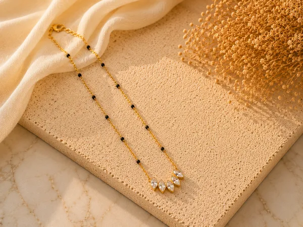 Auraa_Celestial_Leaf_Mangalsutra