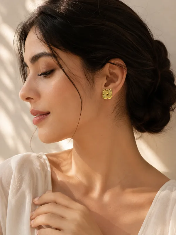 Auraa_Fleur_Radiance_Studs