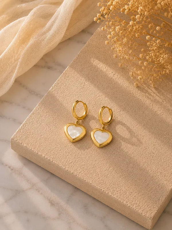 Auraa_Pearl_Heart_Hoops