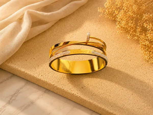 Auraa_Élan_Nail_Bracelet