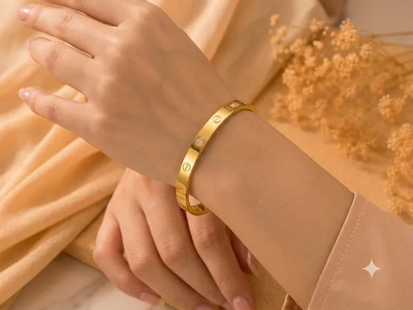 The_timeless_bond_bracelet