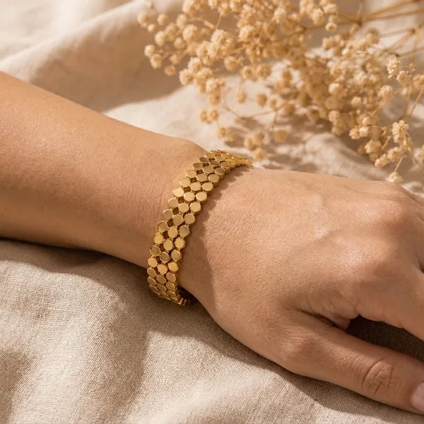 Gilded_Lattice_Clover_Bracelet