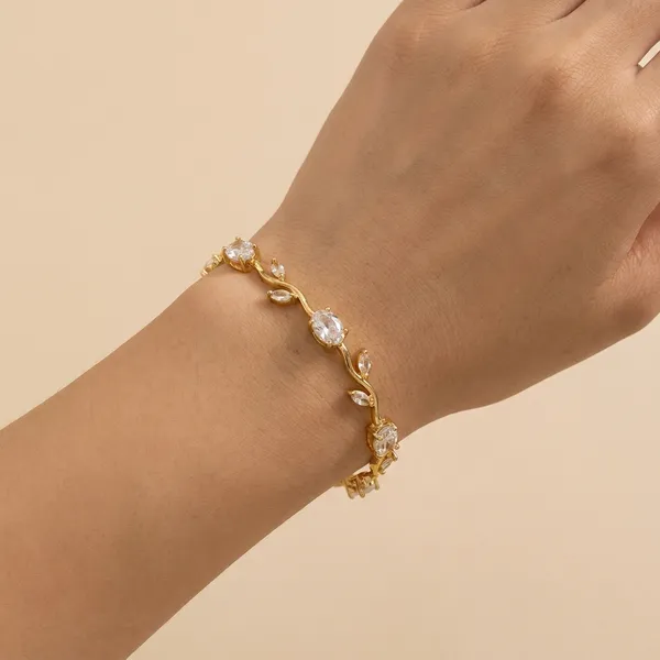 Luxe_Clover_Bracelet_18k_Gold_Plated