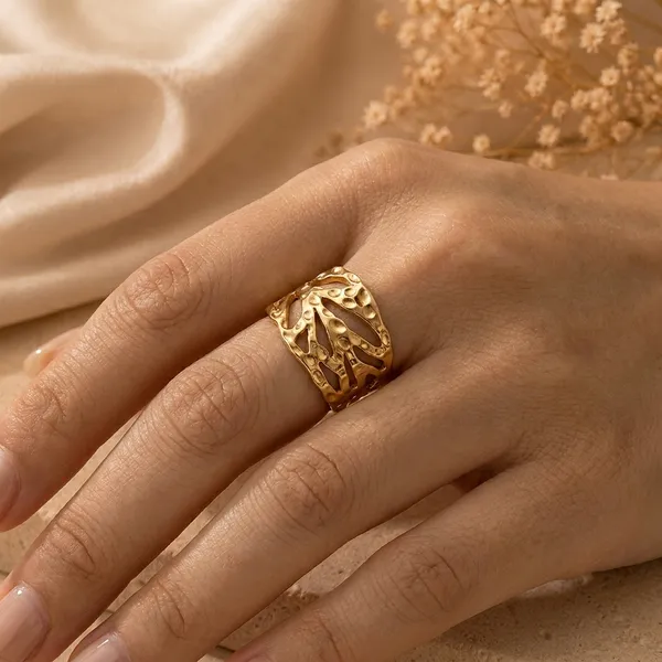 Golden_Royal_Ring_18k_Gold_Plated