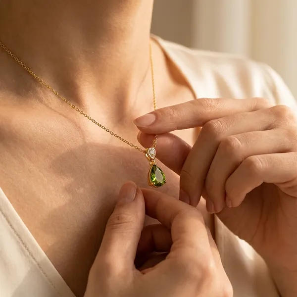 Green_Flora_Necklace_And_Earrings_Set_18k_Gold_Plated