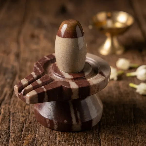 Narmada_Stone_Spiritual_Narmadeshwar_Shivling_Showpiece
