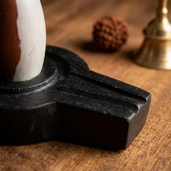 Narmada_Stone_Spiritual_Multicolor_Narmadeshwar_Shivling_Idol