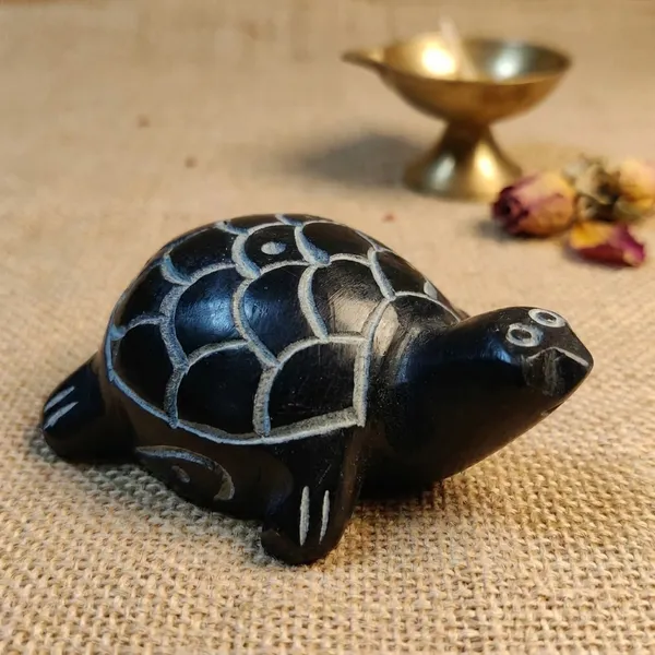 Narmada_Stone_Spiritual_Black_Turtle_Showpiece